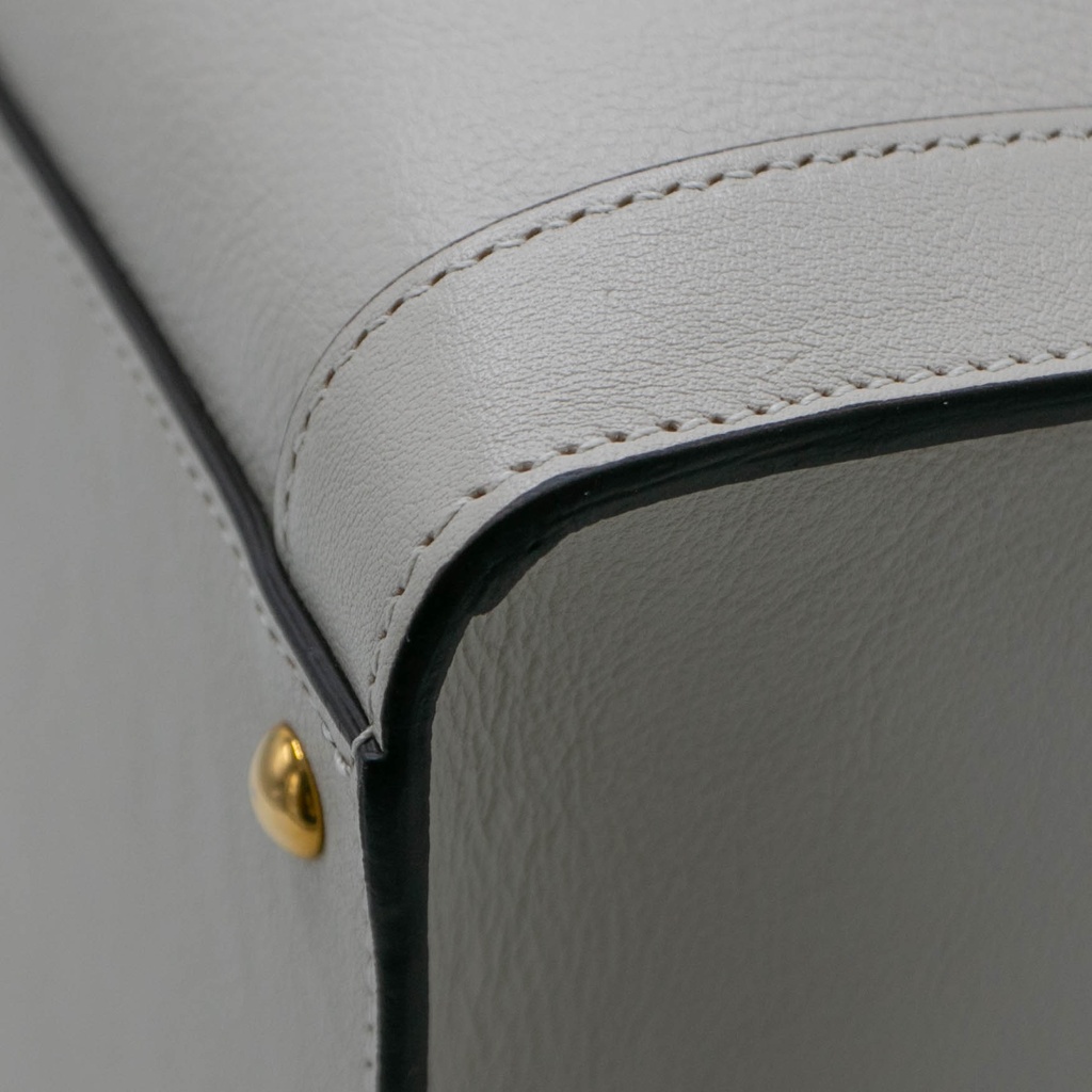 Gucci Diana Medium Top Handle Bag In White Leather