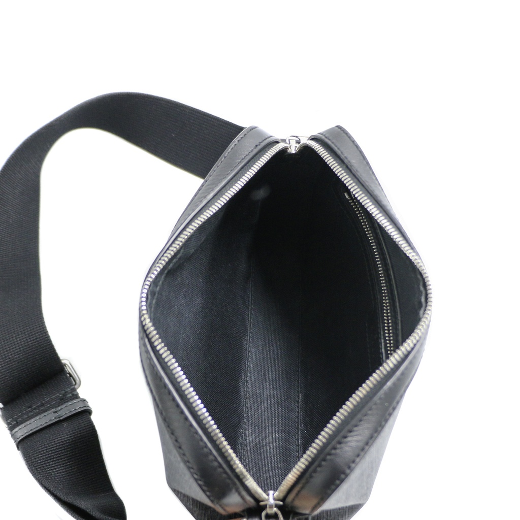 Gucci GG Supreme Canvas Shoulder Bag in Black 703468