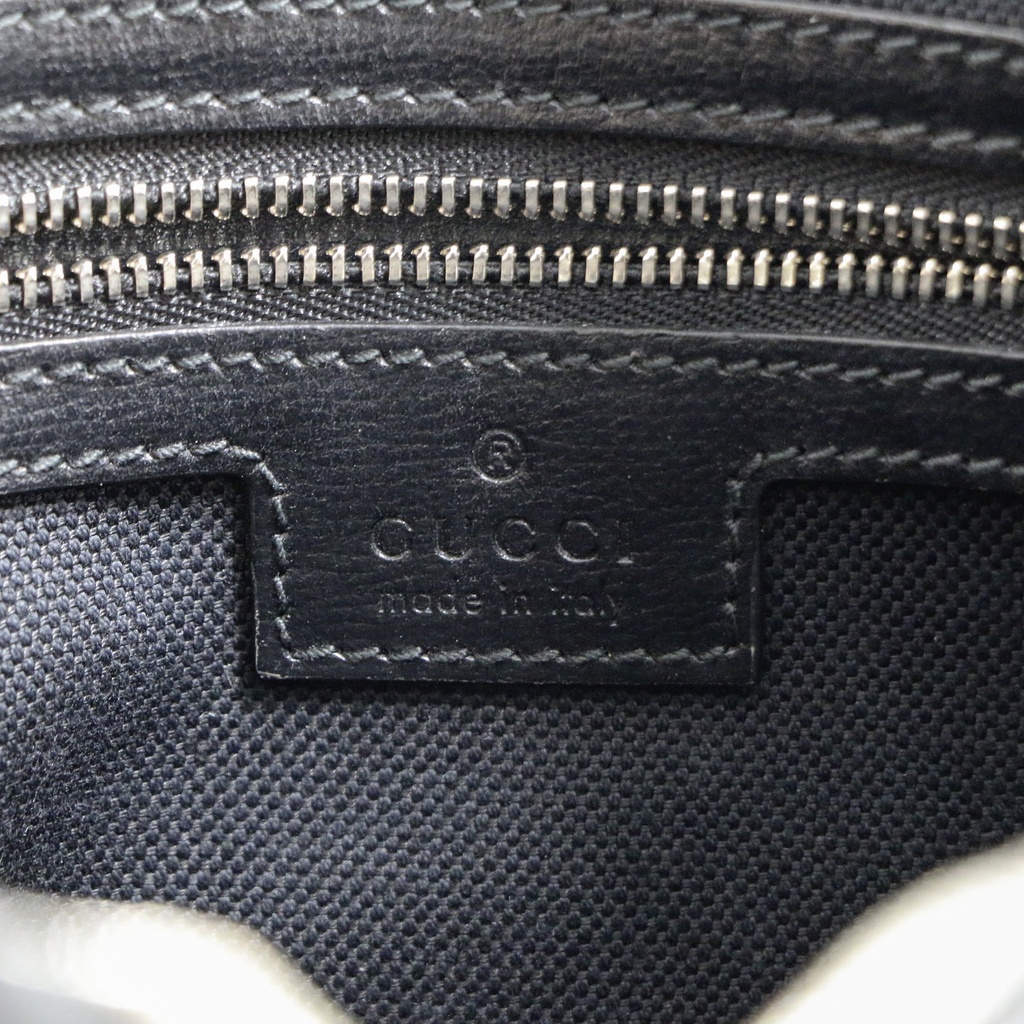 Gucci GG Supreme Canvas Shoulder Bag in Black 703468