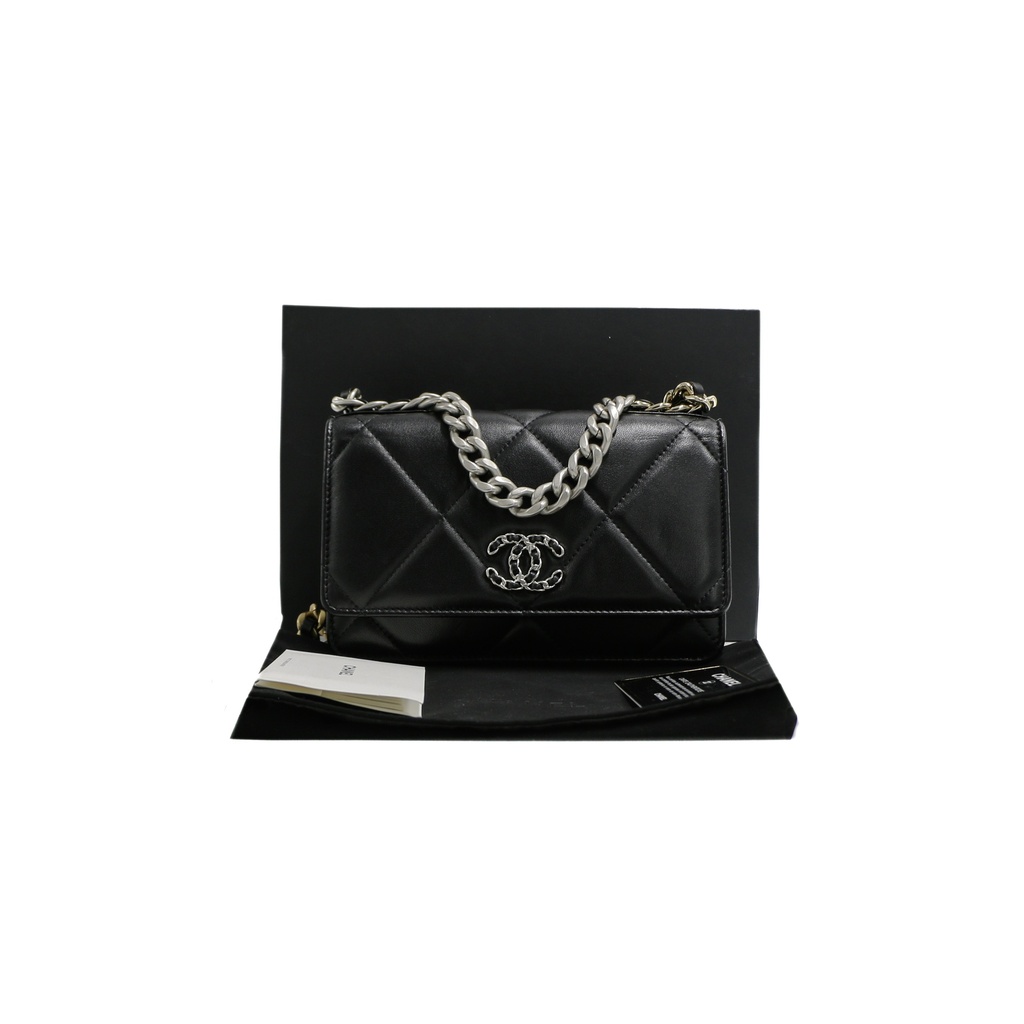 [CHANEL-23090] Chanel Quilted Leather 19 Wallet On Chain Black