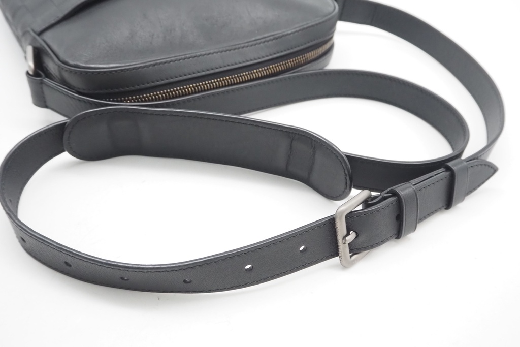 Louis Vuitton District Pochette Shoulder Bag