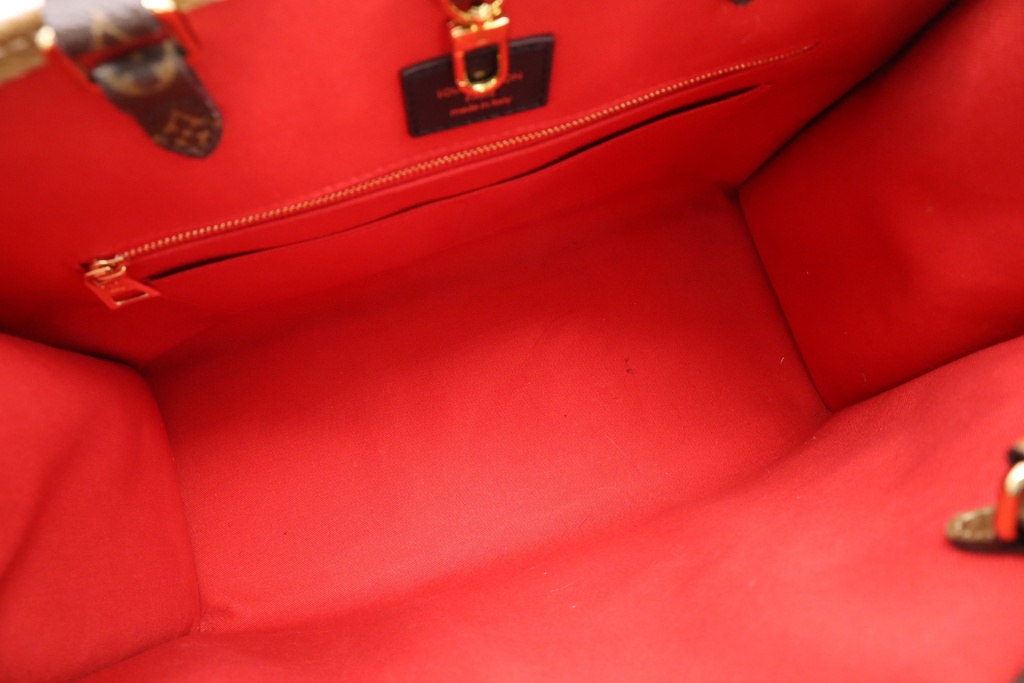 Louis Vuitton Monogram Giant On The Go GM Tote Bag
