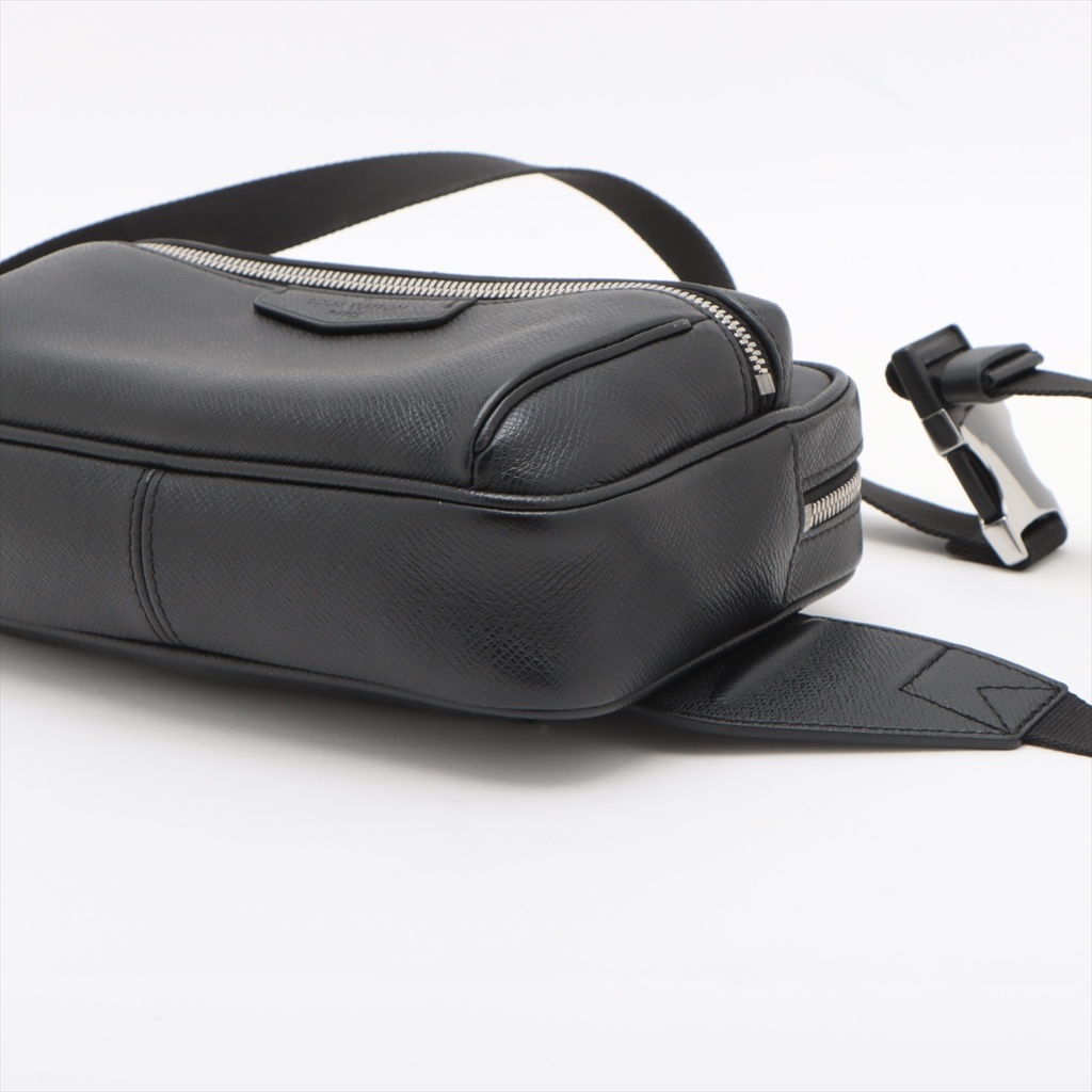 Louis Vuitton Taiga Outdoor Bumbag Black