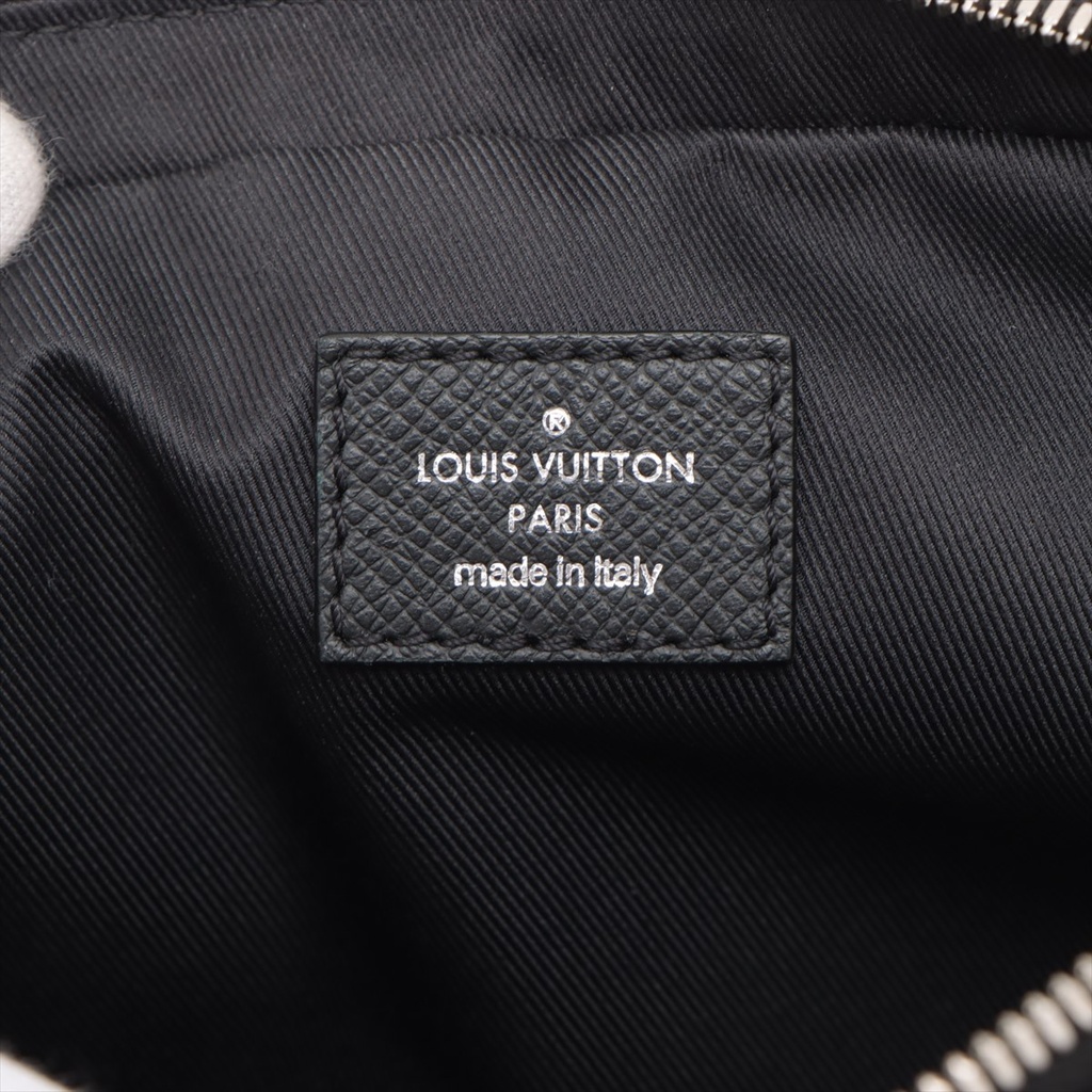 Louis Vuitton Taiga Outdoor Bumbag Black
