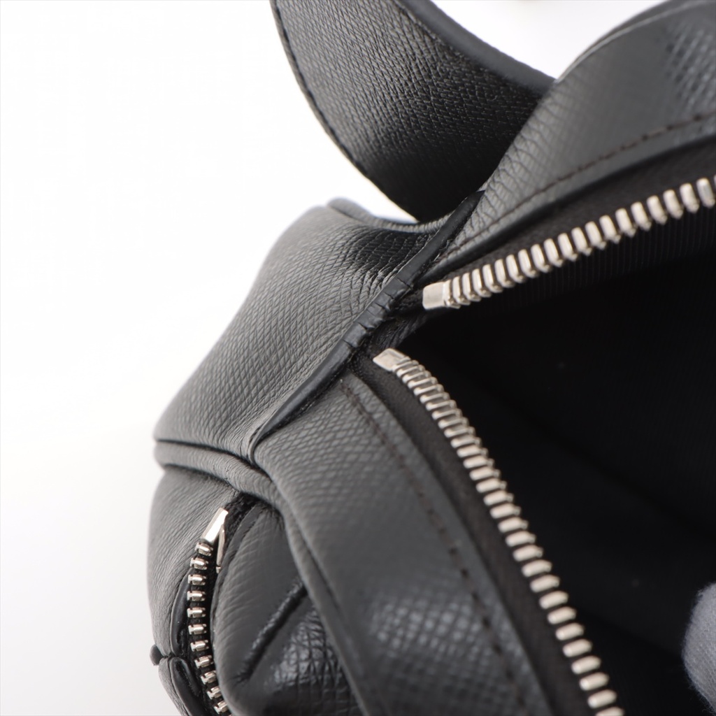 Louis Vuitton Taiga Outdoor Bumbag Black