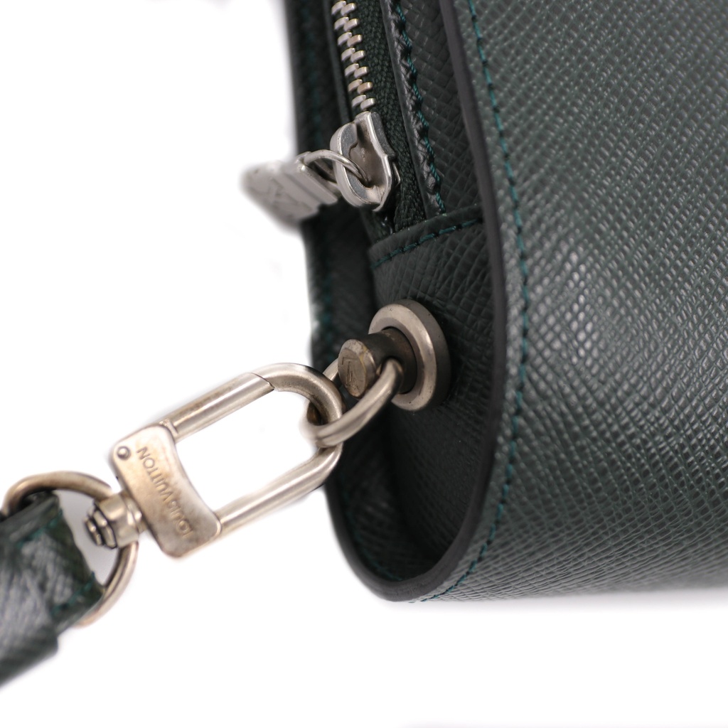 Louis Vuitton Taiga Baikal Second Clutch Green