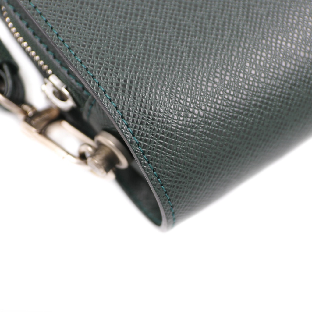Louis Vuitton Taiga Baikal Second Clutch Green