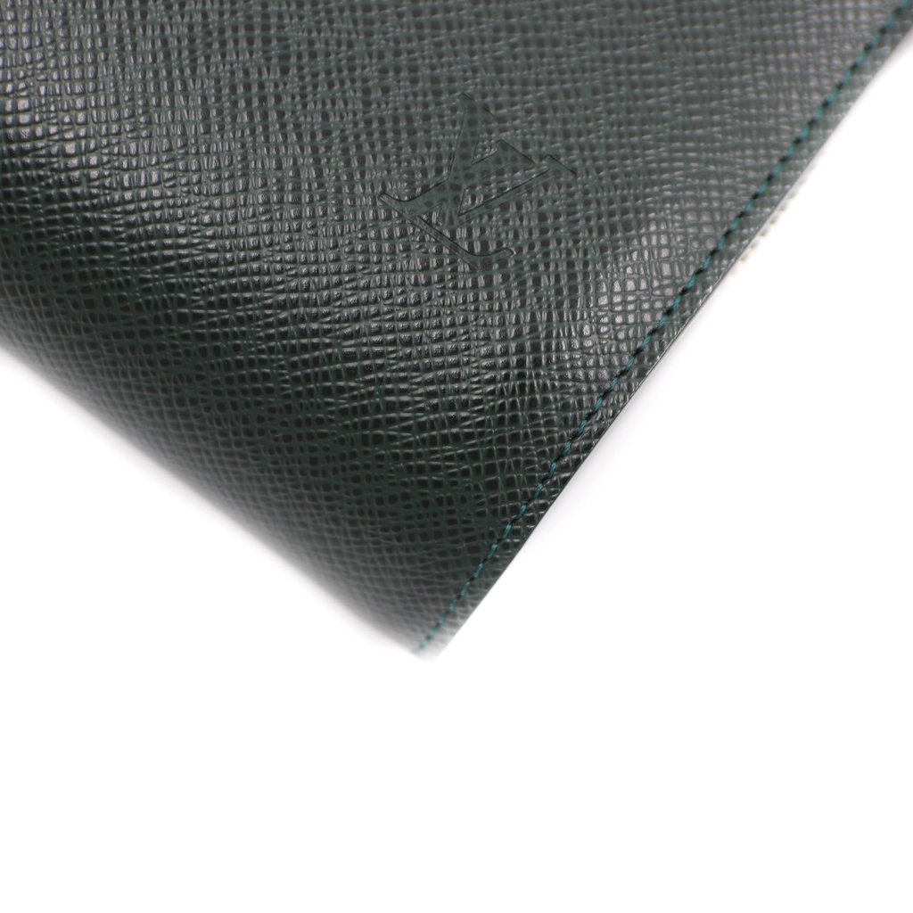 Louis Vuitton Taiga Baikal Second Clutch Green