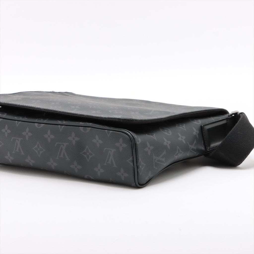 Louis Vuitton Monogram Eclipse District MM 
