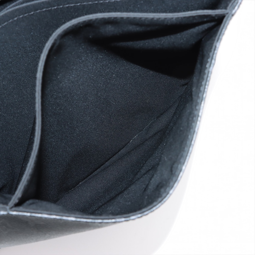 Louis Vuitton Monogram Eclipse District MM 