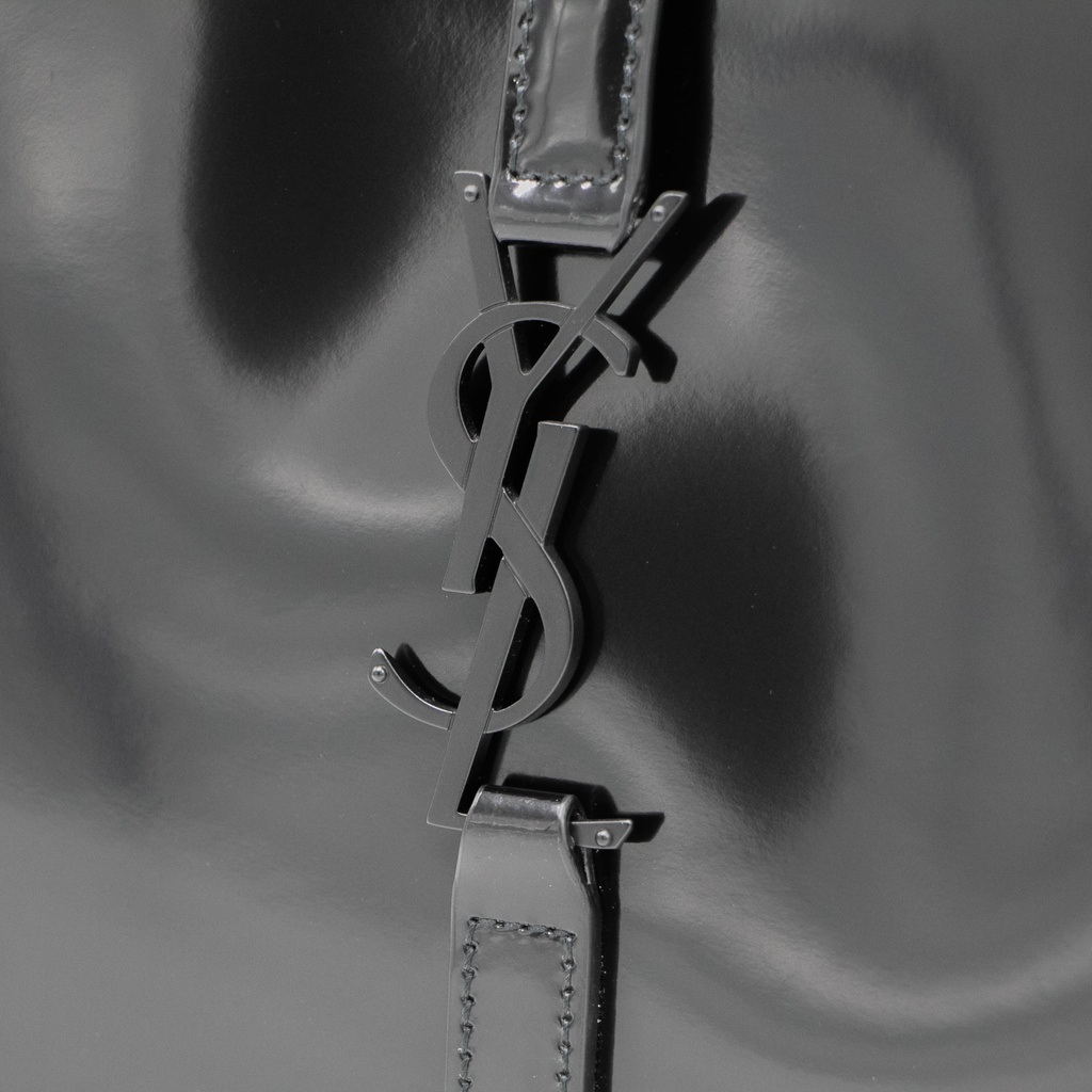 Saint Laurent Patent Leather Le 5 à 7 Black Handbag