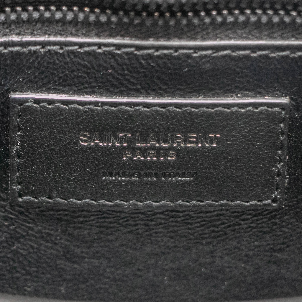 Saint Laurent Patent Leather Le 5 à 7 Black Handbag