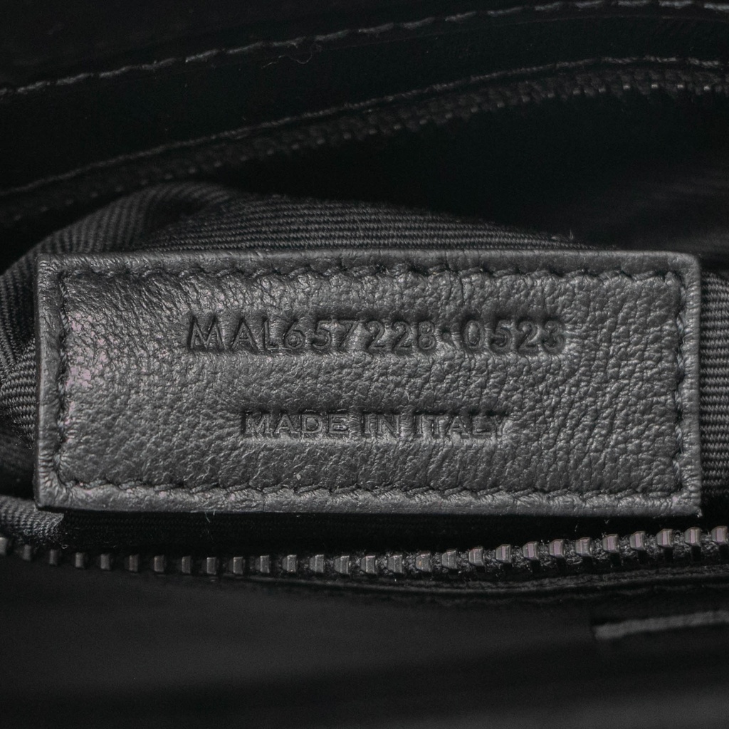 Saint Laurent Patent Leather Le 5 à 7 Black Handbag