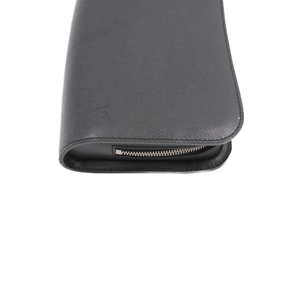 Louis Vuitton Clutch Bag Taiga Baikal Black