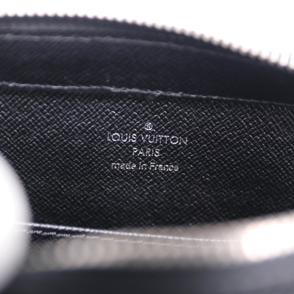 Louis Vuitton Clutch Bag Taiga Baikal Black