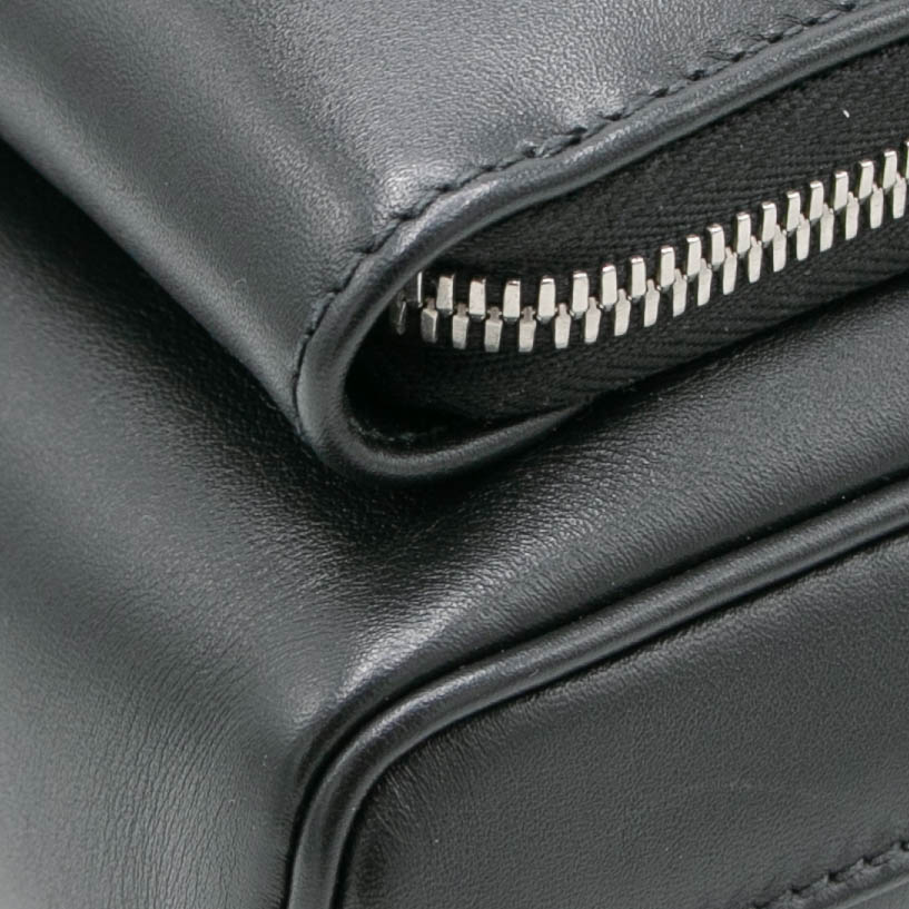 Prada Leather Shoulder Bag With Pouch Black 2VH168