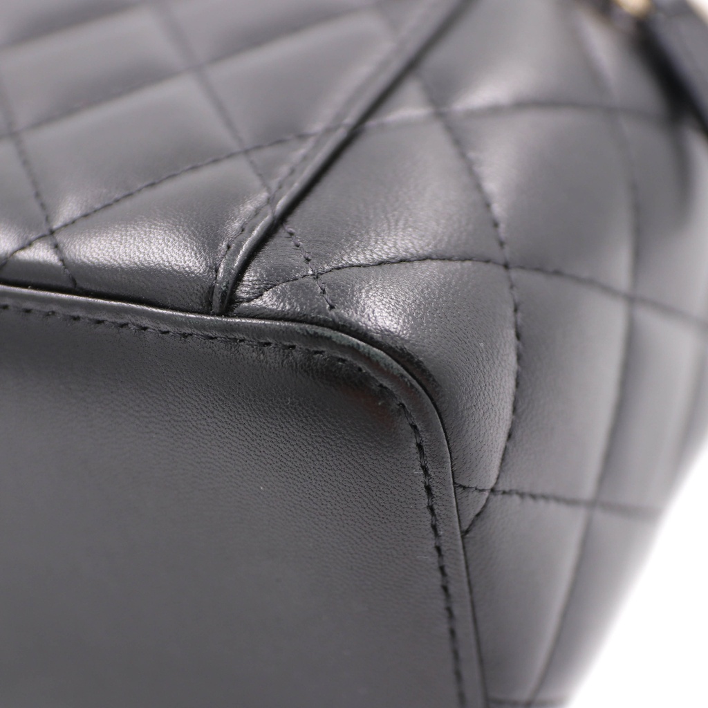 Chanel Matelasse Lambskin Chain Shoulder Bag Vanity Black