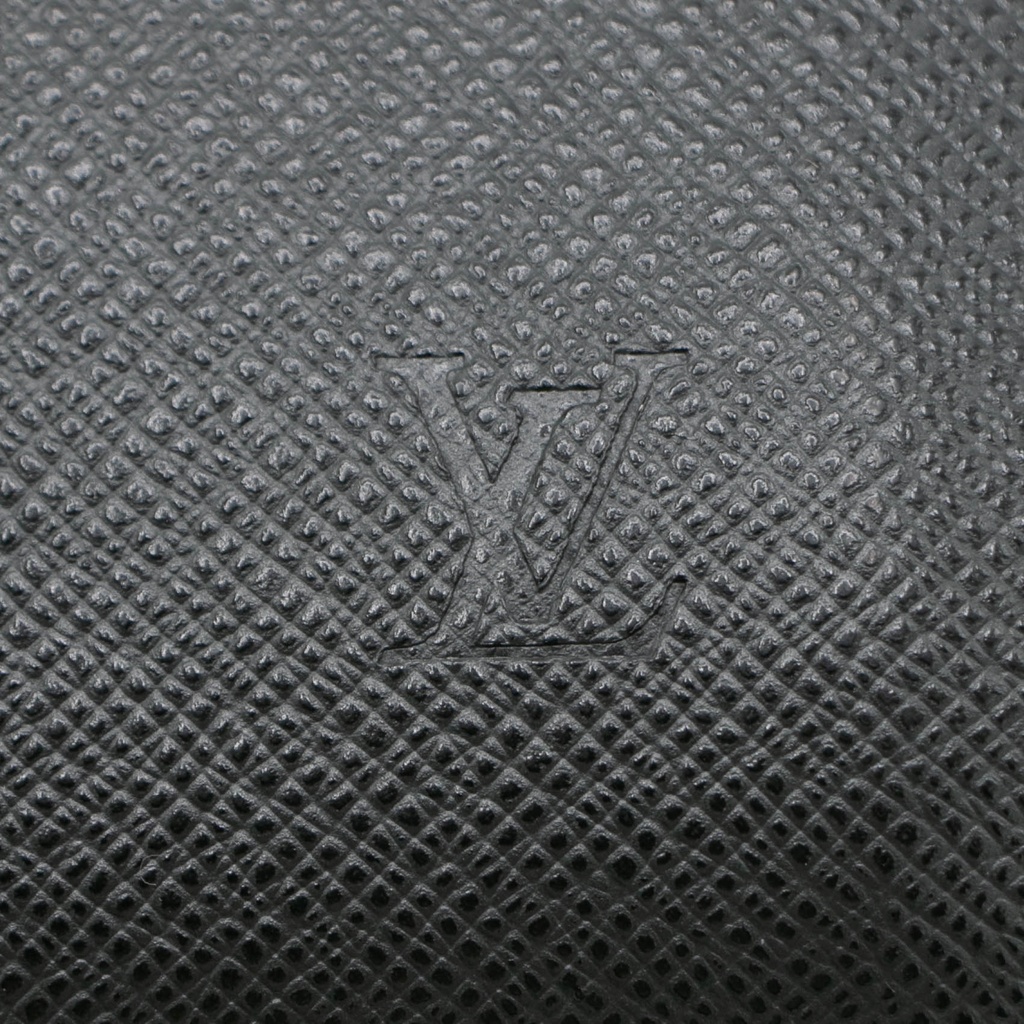 Louis Vuitton Taiga Baikal Pouch Black