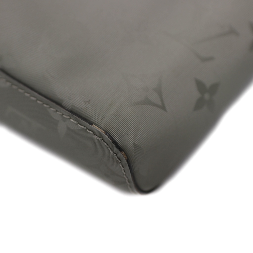 Louis Vuitton Monogram Titanium Messenger PM