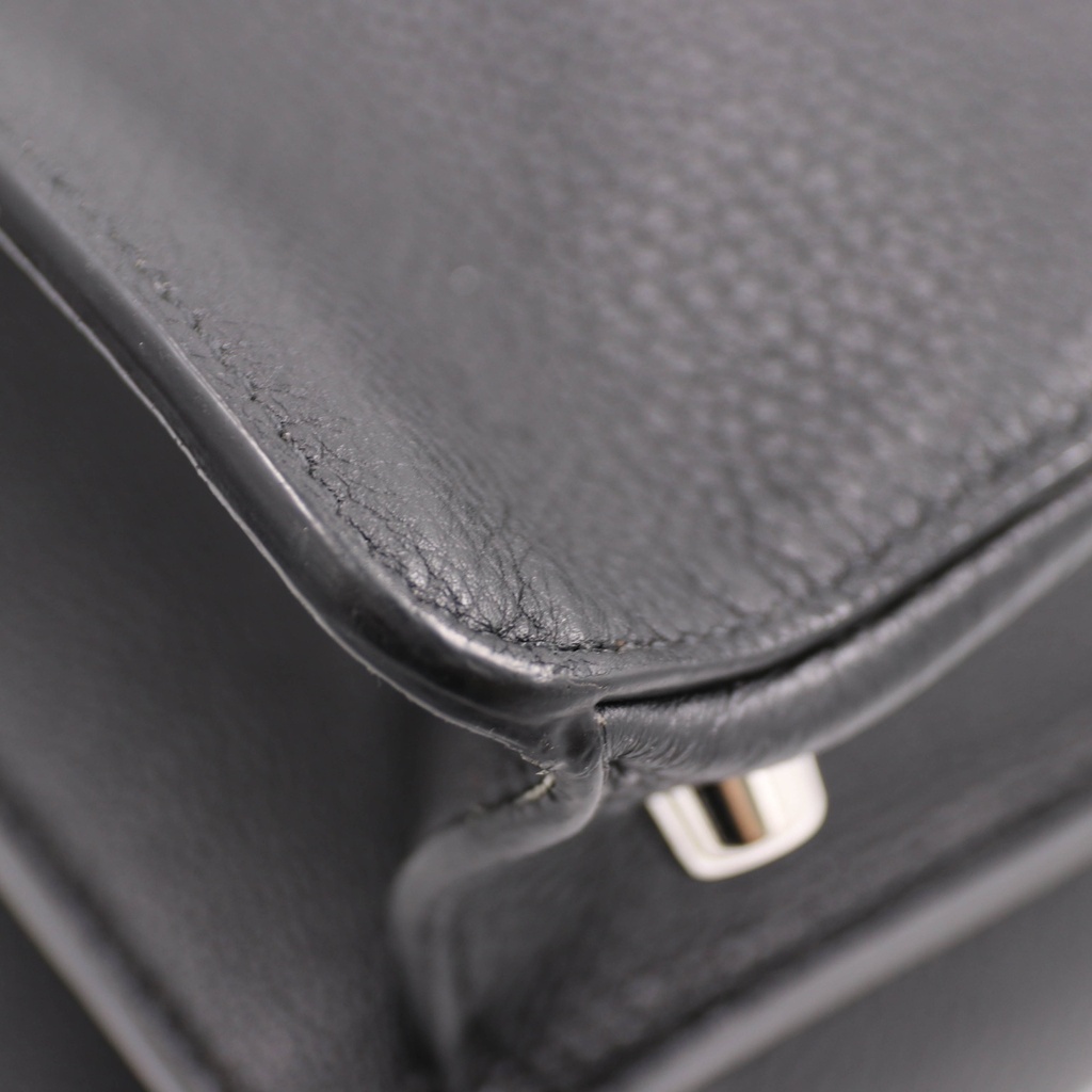 Fendi Peekaboo Medium Leather Handbag Black 7VA529