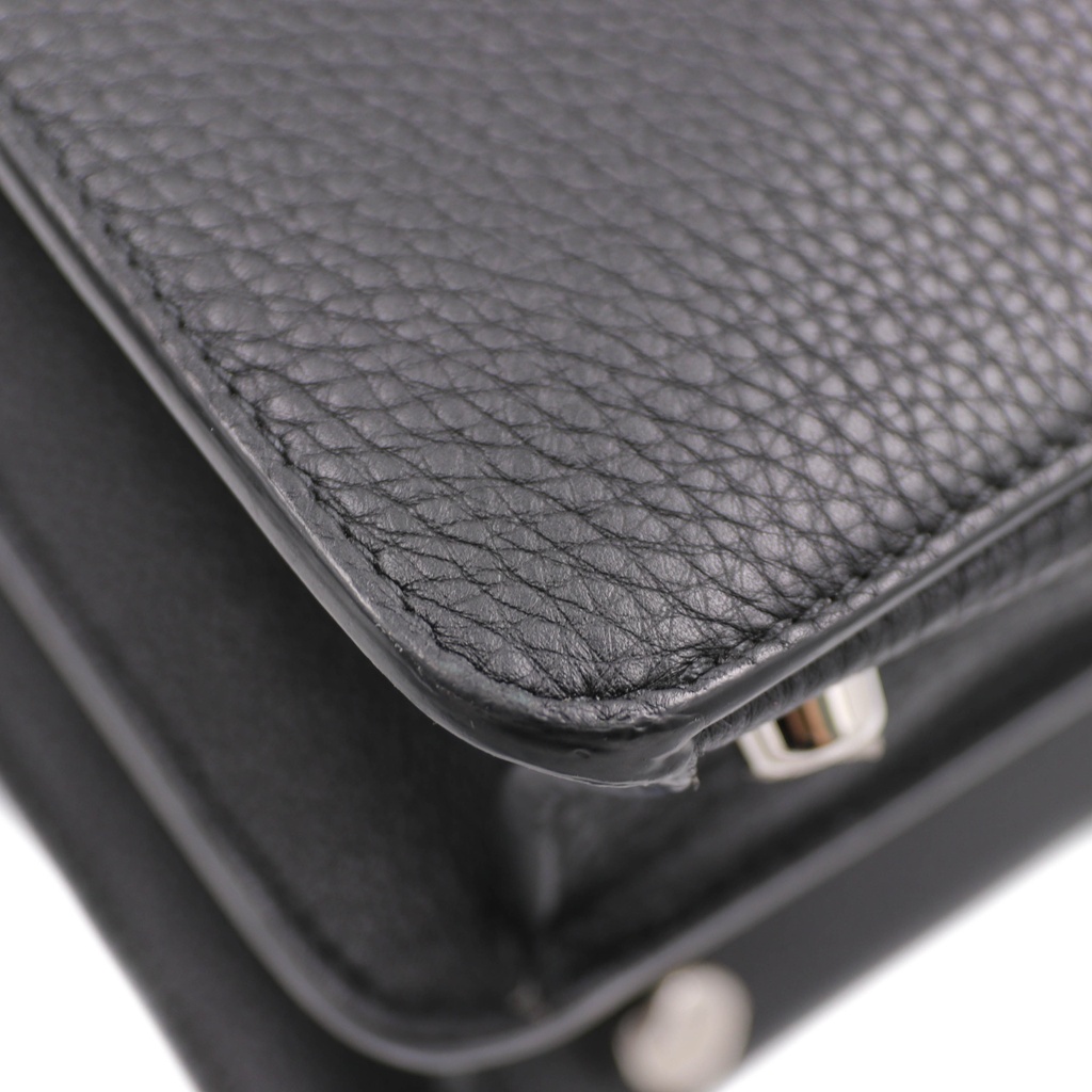 Fendi Peekaboo Medium Leather Handbag Black 7VA529