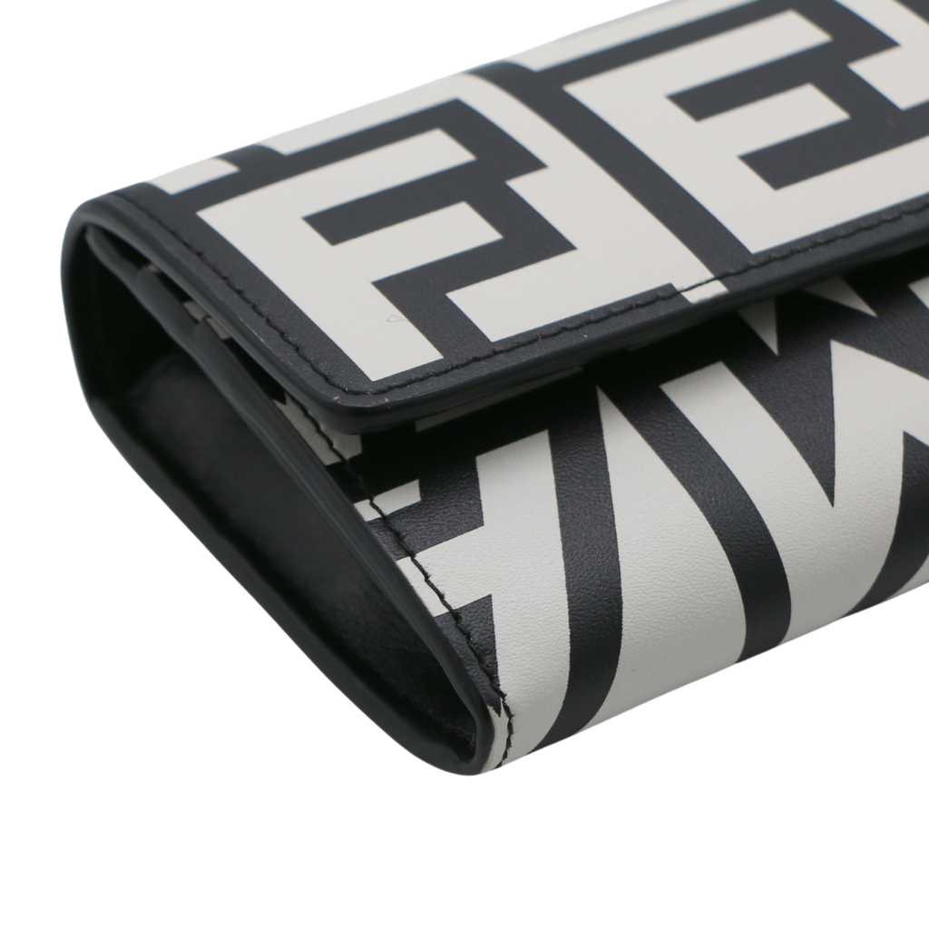 Fendi By Marc Jacobs Fendi Roma Coninental Wallet On Chain Black And White