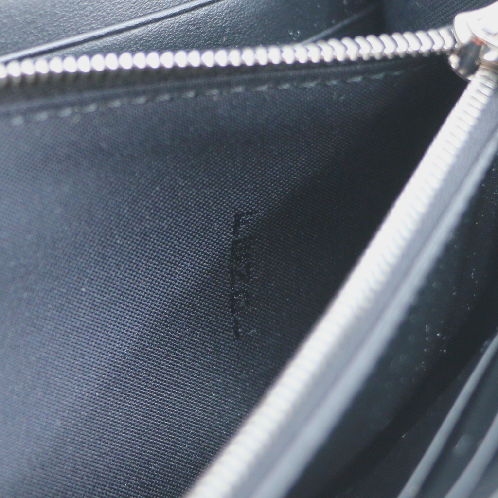 Fendi By Marc Jacobs Fendi Roma Coninental Wallet On Chain Black And White