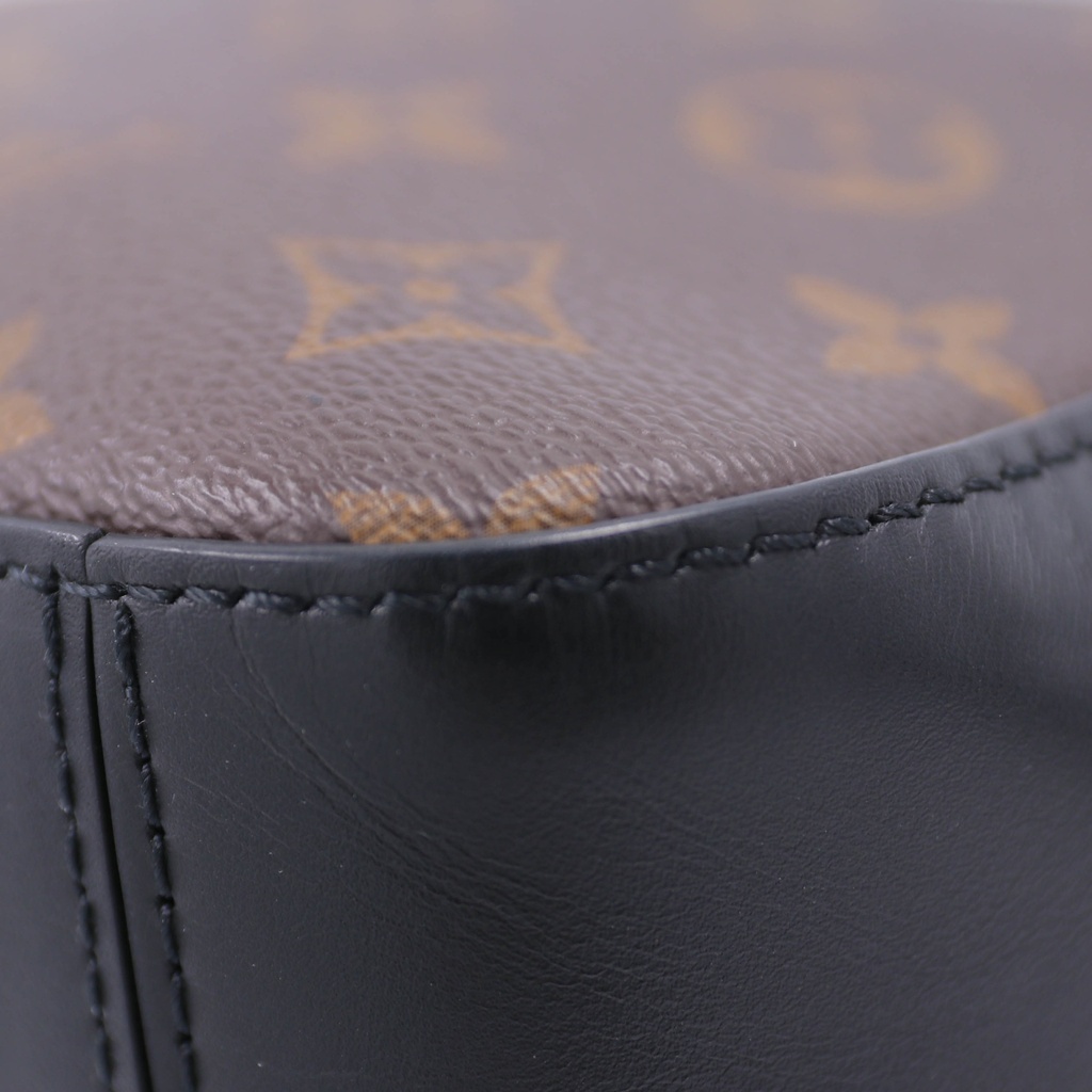 Louis Vuitton Monogram Saintonge Black Crossbody Bag