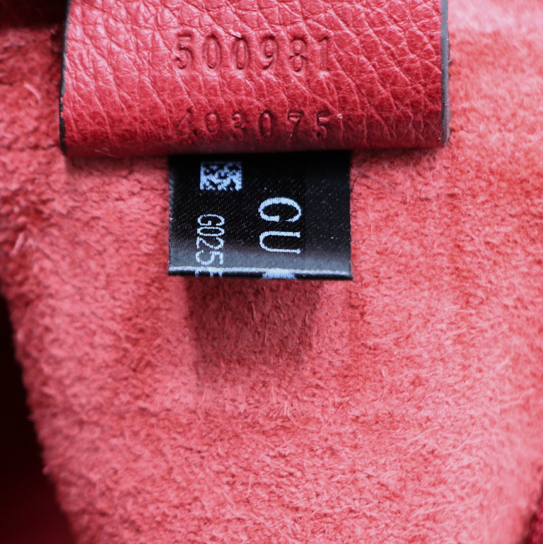 Gucci Pebbled Calfskin Medium Logo Portfolio Clutch Hibiscus Red 500981