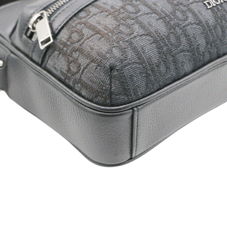 Christian Dior Oblique 2.0 Ridder Zipped Messenger Bag