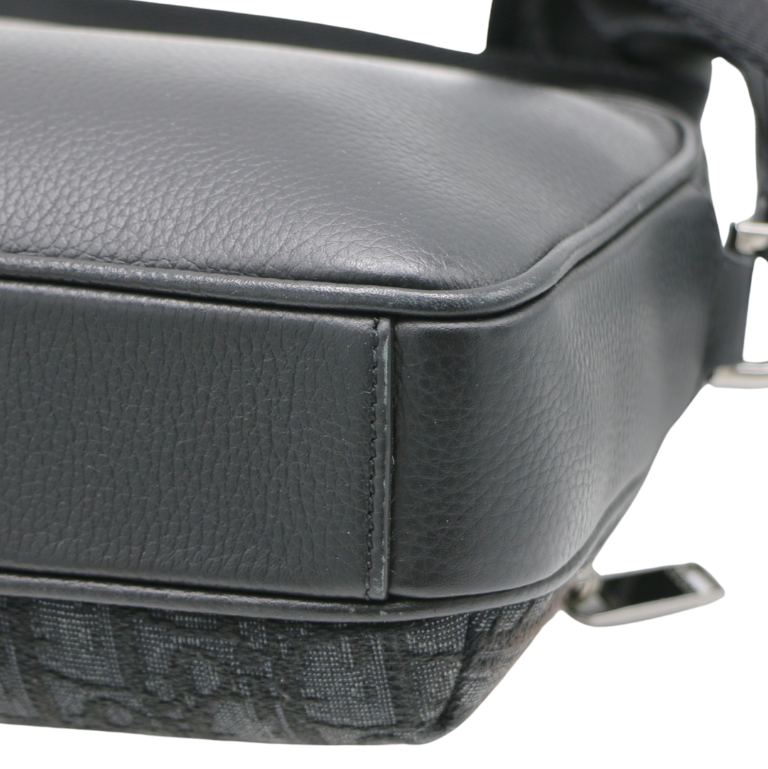 Christian Dior Oblique 2.0 Ridder Zipped Messenger Bag