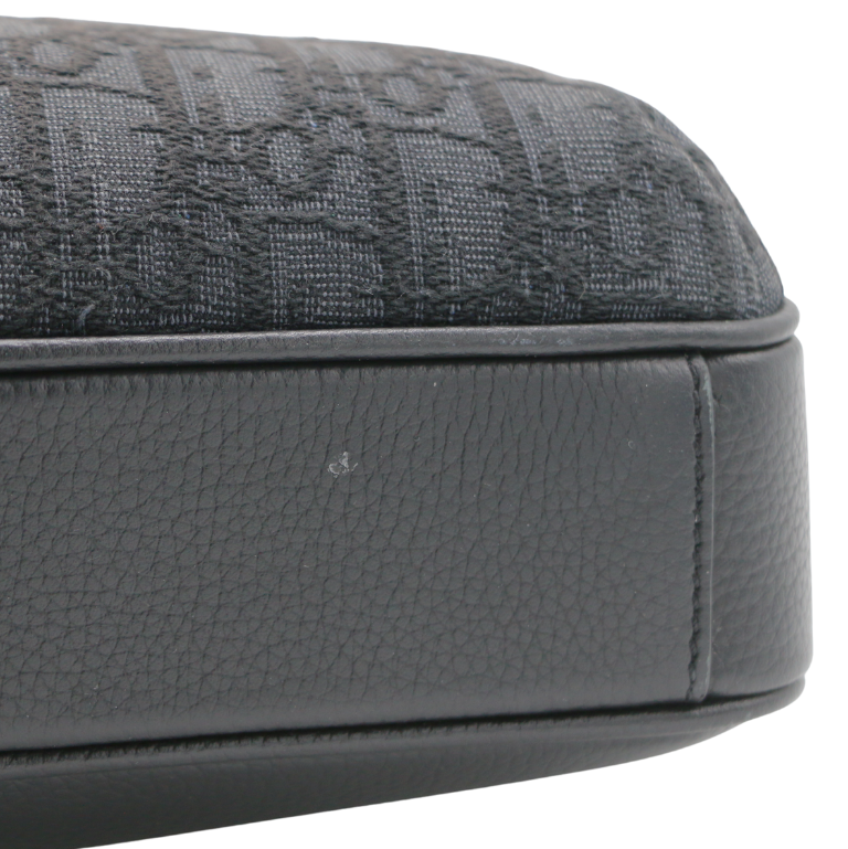 Christian Dior Oblique 2.0 Ridder Zipped Messenger Bag