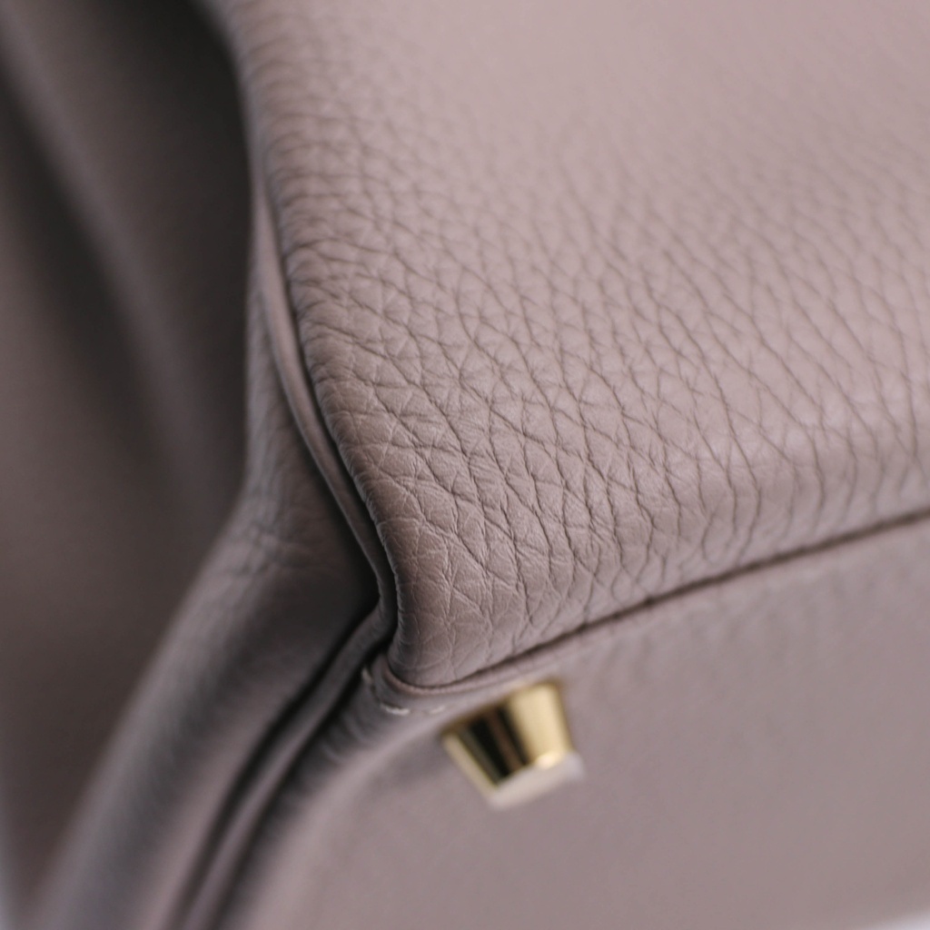 Hermès Kelly 28 Togo Leather Gold Hardware Year 2017 