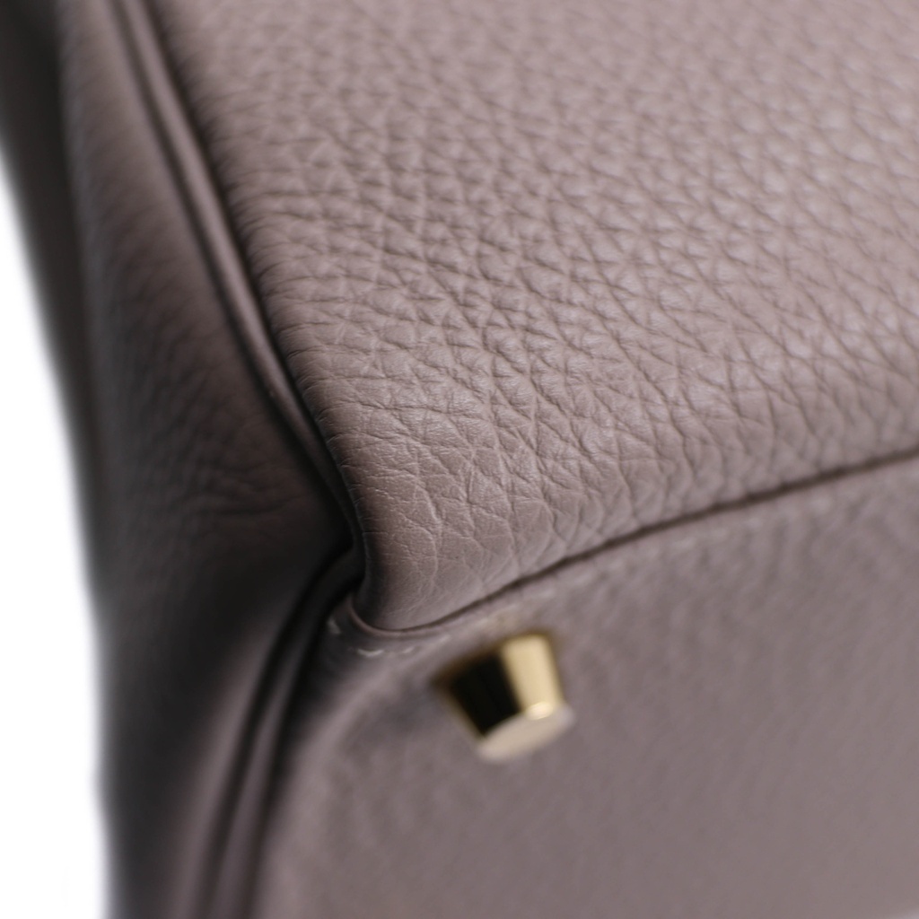 Hermès Kelly 28 Togo Leather Gold Hardware Year 2017 