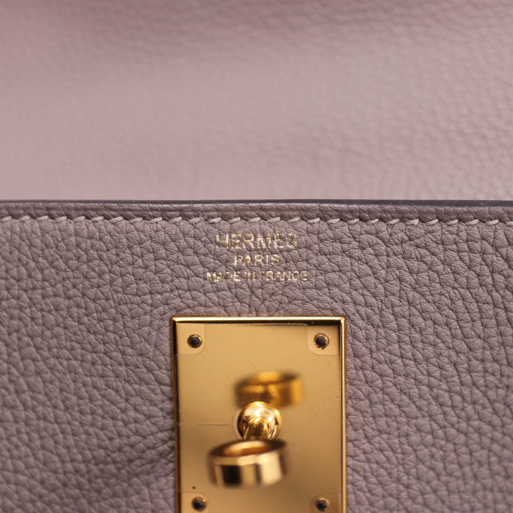 Hermès Kelly 28 Togo Leather Gold Hardware Year 2017 