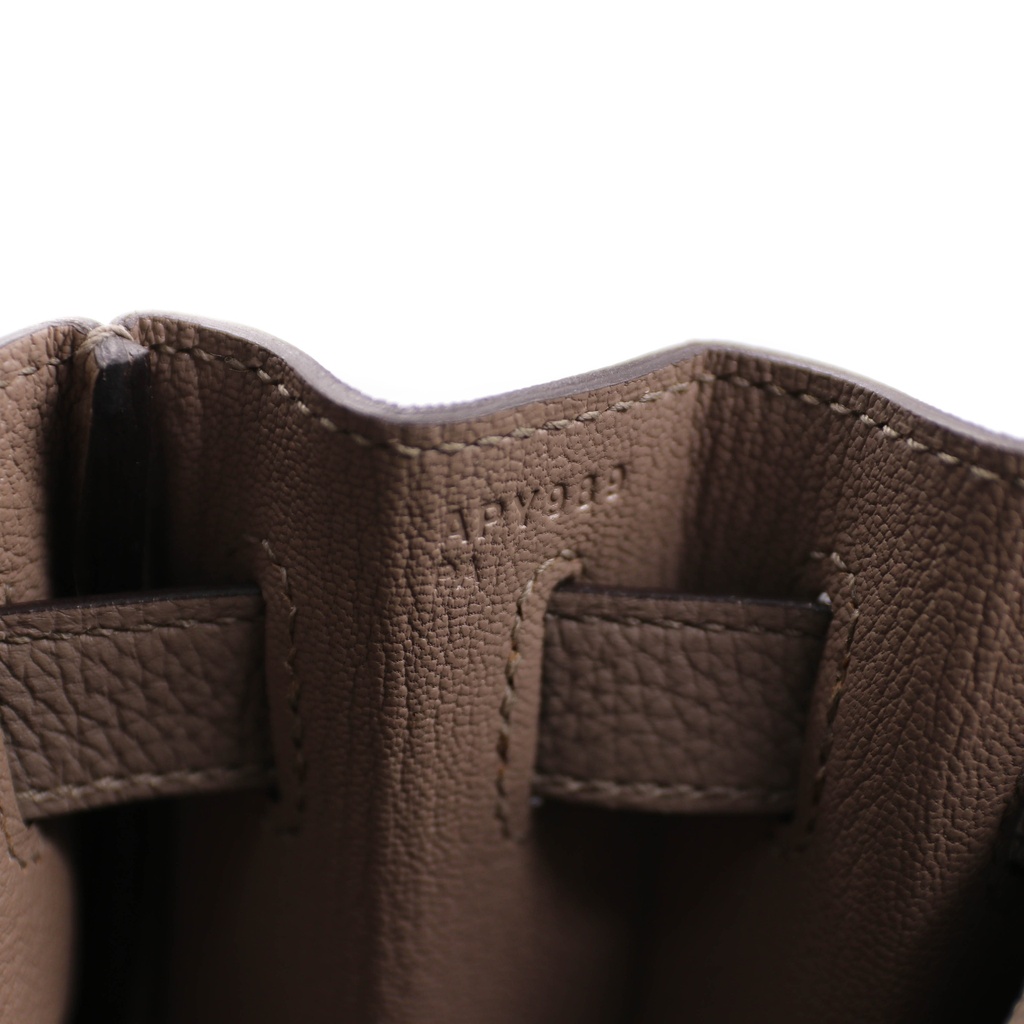 Hermès Kelly 28 Togo Leather Gold Hardware Year 2017 