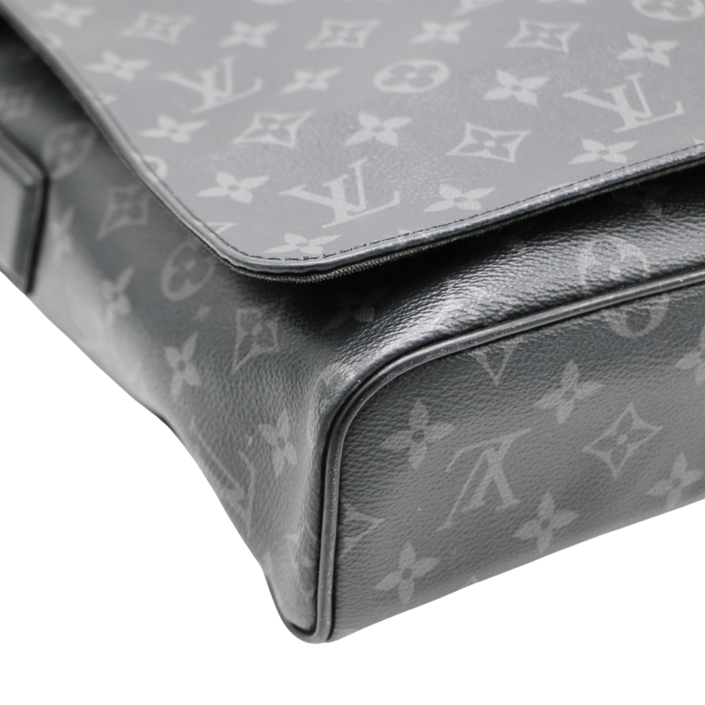 Louis Vuitton Monogram Eclipse District MM