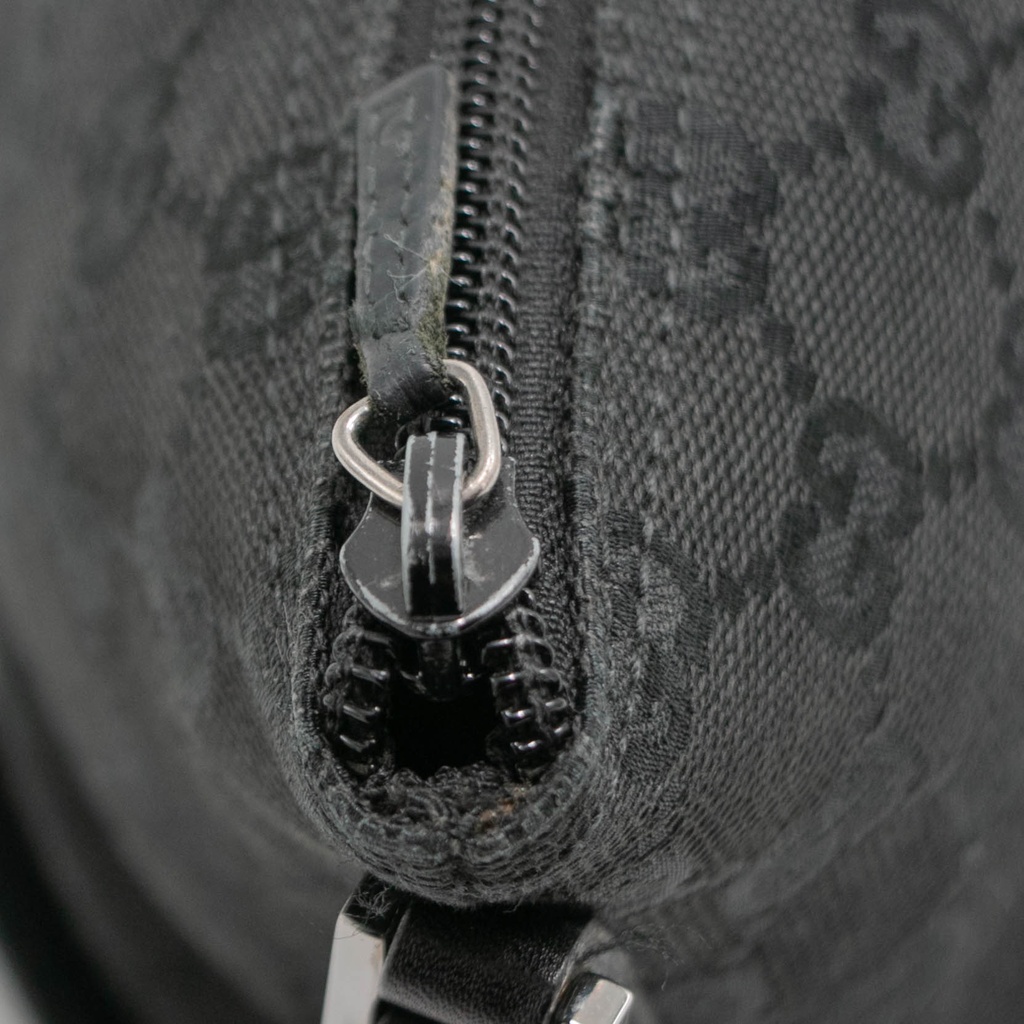 Gucci GG Canvas Leather Accessory Pouch Bag 07198