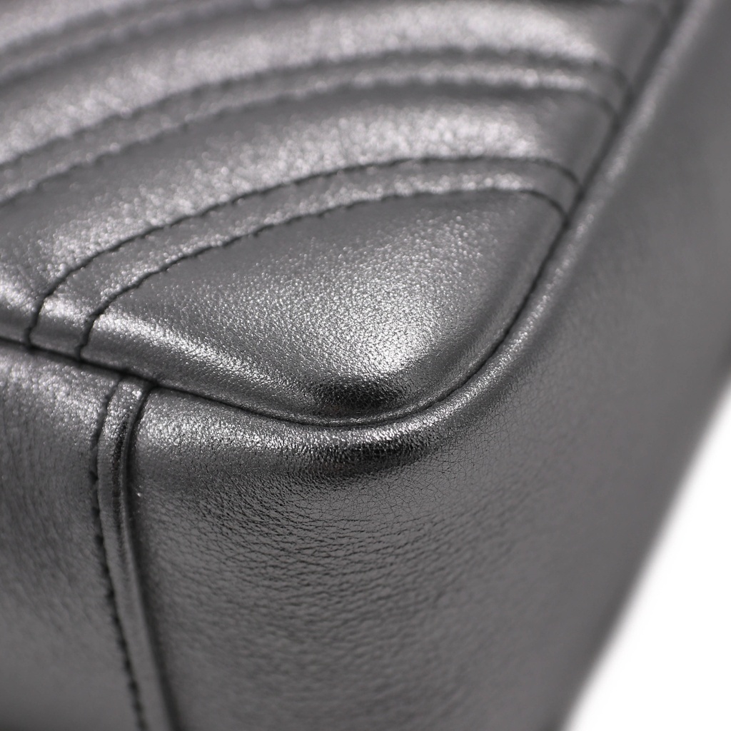 Gucci GG Marmont small shoulder bag in Silver Leather 837280