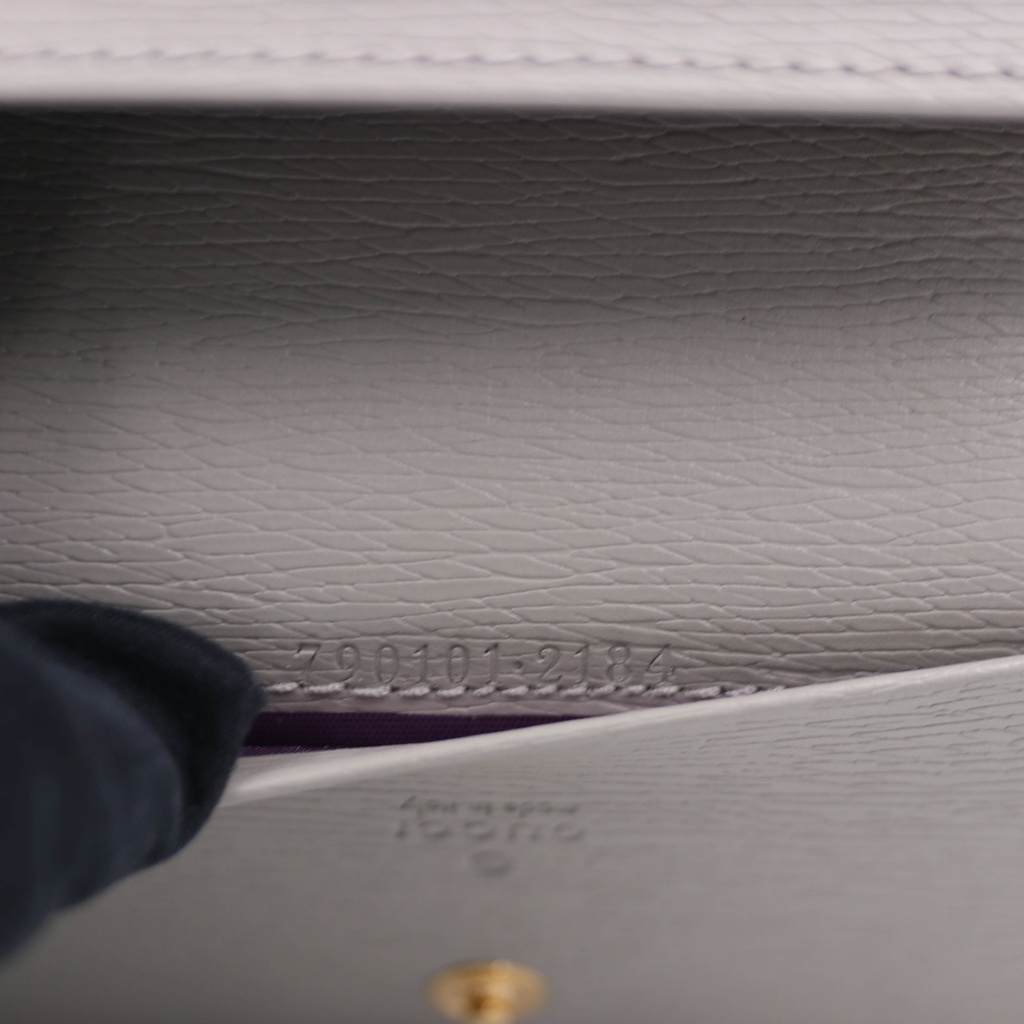 Gucci Bi-Fold Wallet Gray 790101