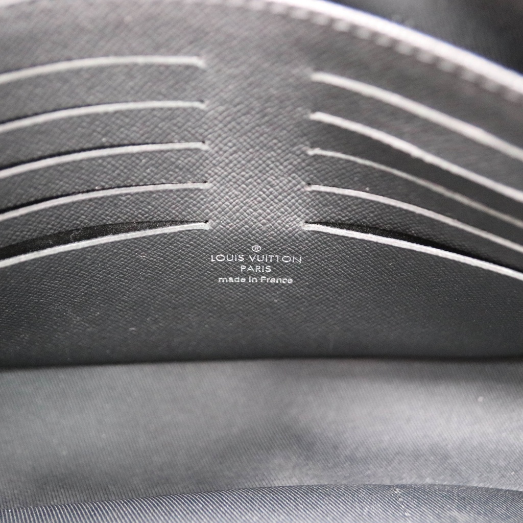 Louis Vuitton Pochette Kasai Damier Graphite Canvas