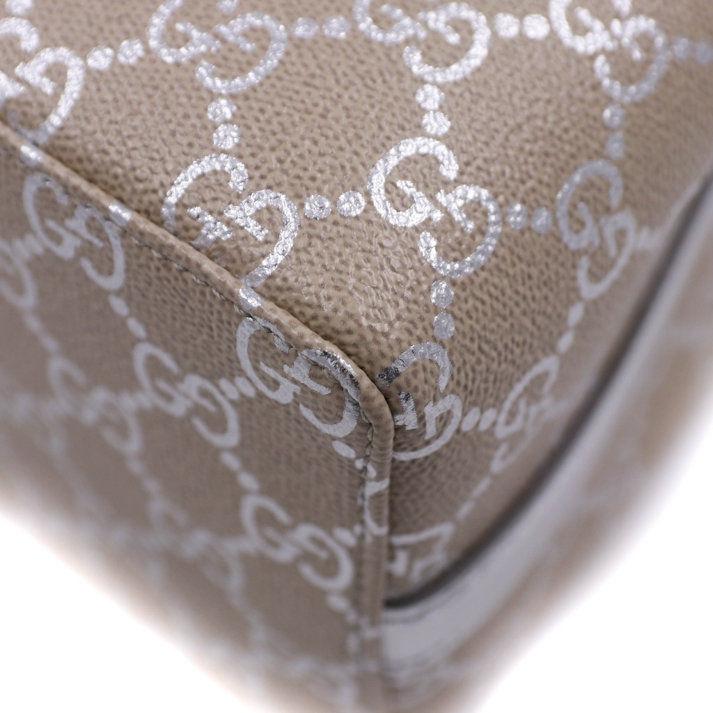 Gucci GG Emblem Medium Tote Bag 815214