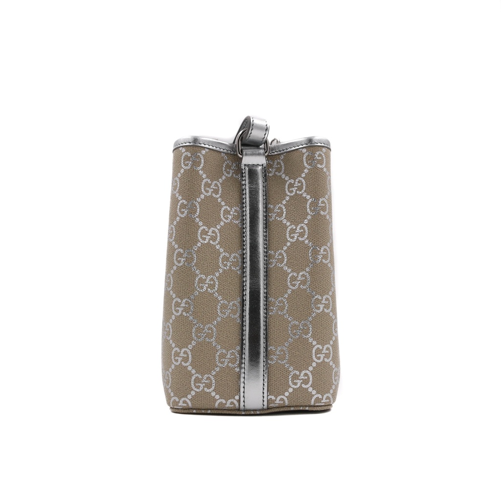 Gucci GG Emblem Medium Tote Bag 815214