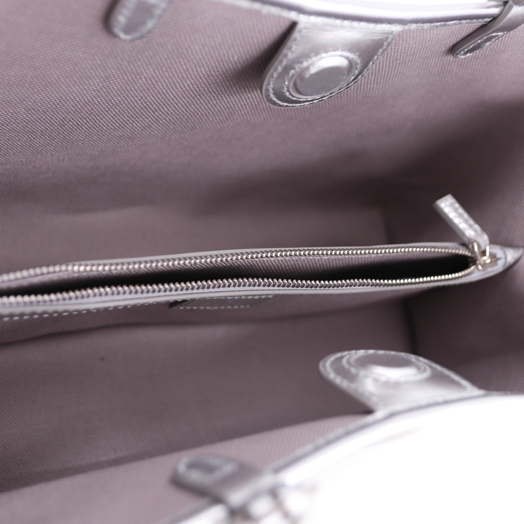 Gucci GG Emblem Medium Tote Bag 815214