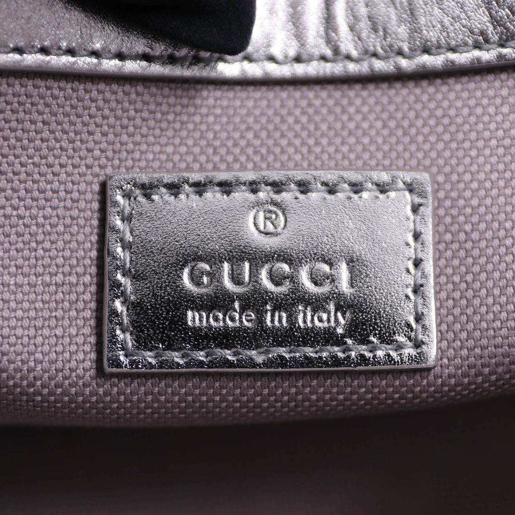 Gucci GG Emblem Medium Tote Bag 815214