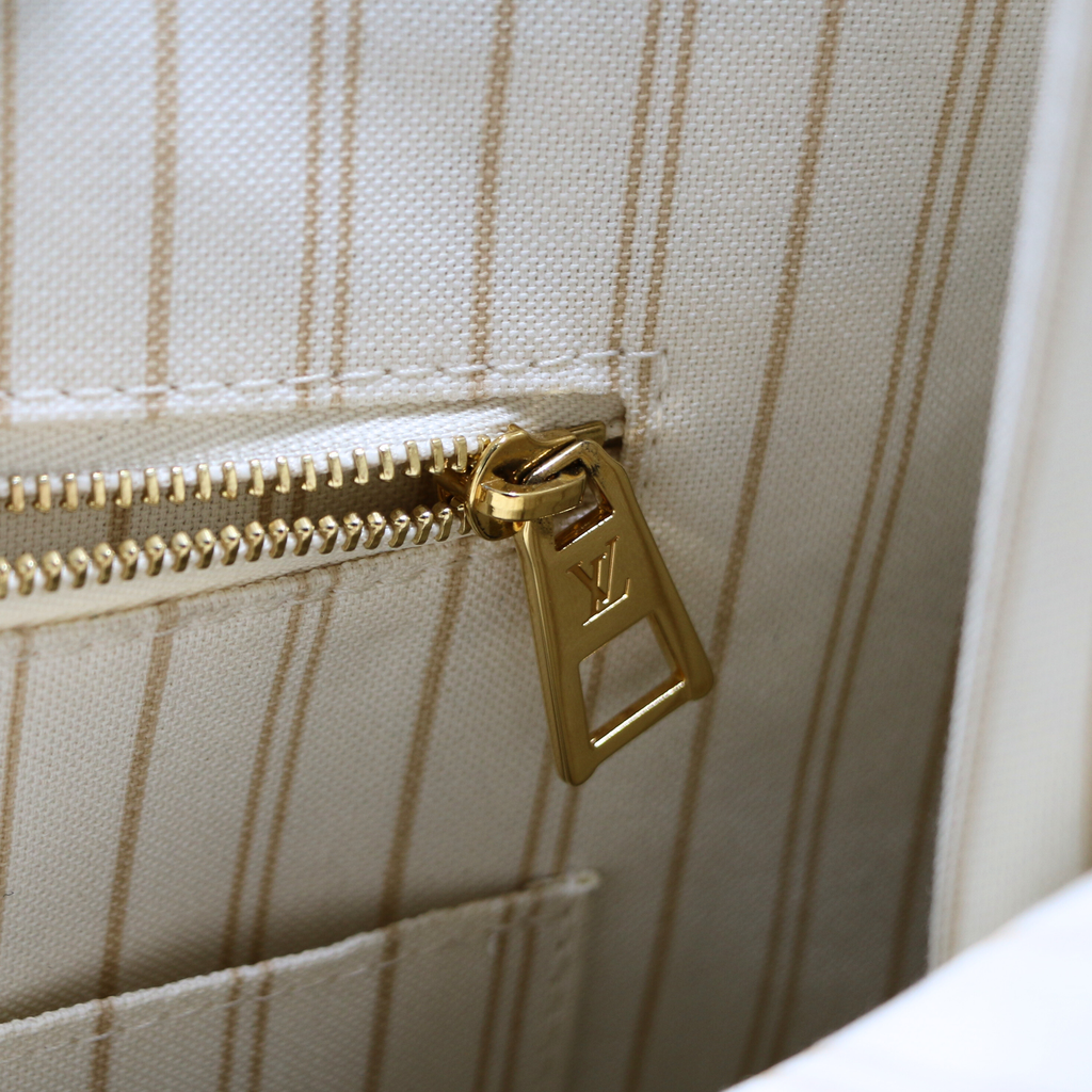 Louis Vuitton LV Monogram OnTheGo GM