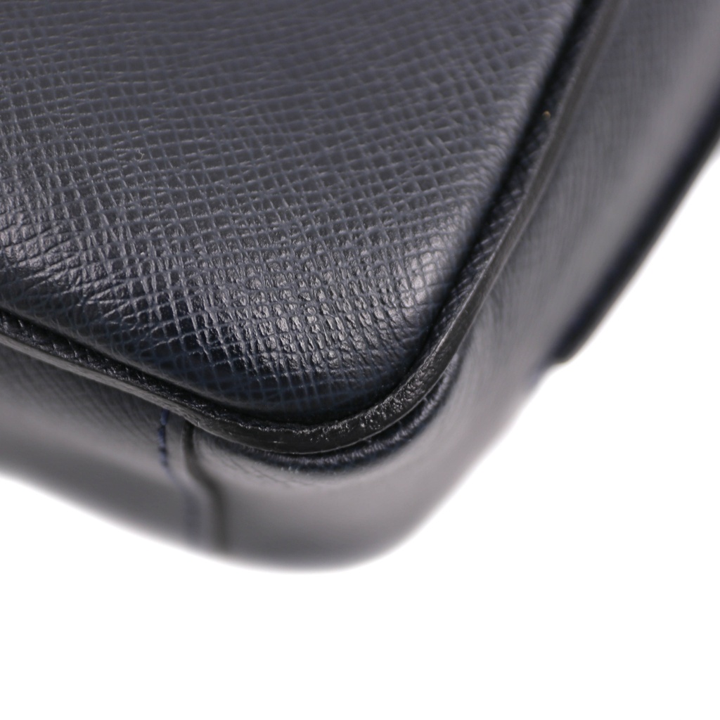 Louis Vuitton Taiga Leather Roman PM