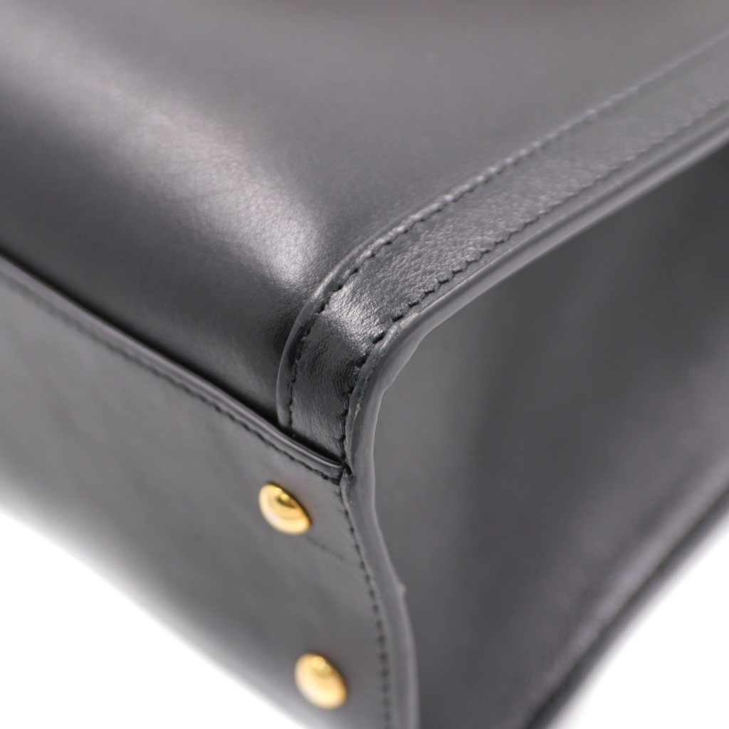 Gucci Black Leather Diana Medium 660195