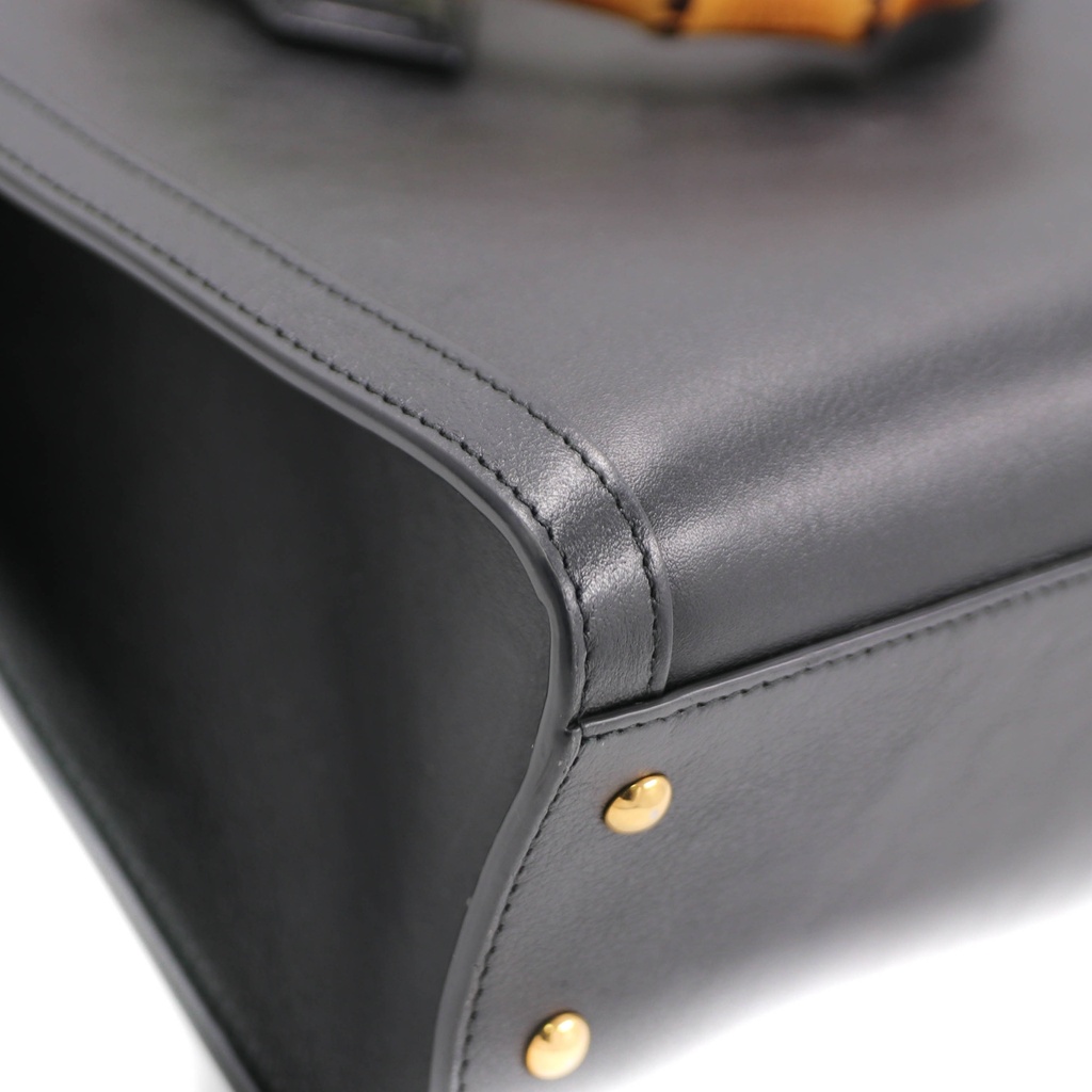 Gucci Black Leather Diana Medium 660195