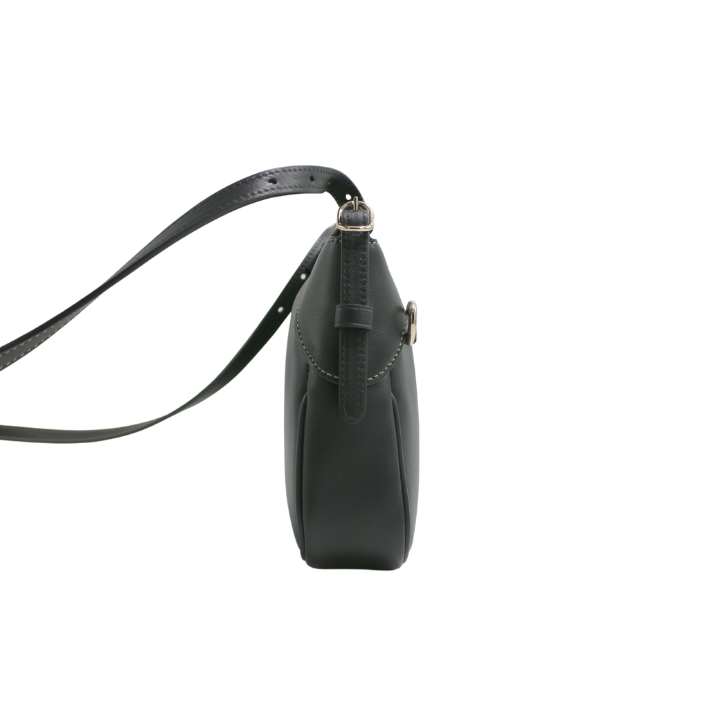 Gucci GG emblem Leather Shoulder bag Black 818157